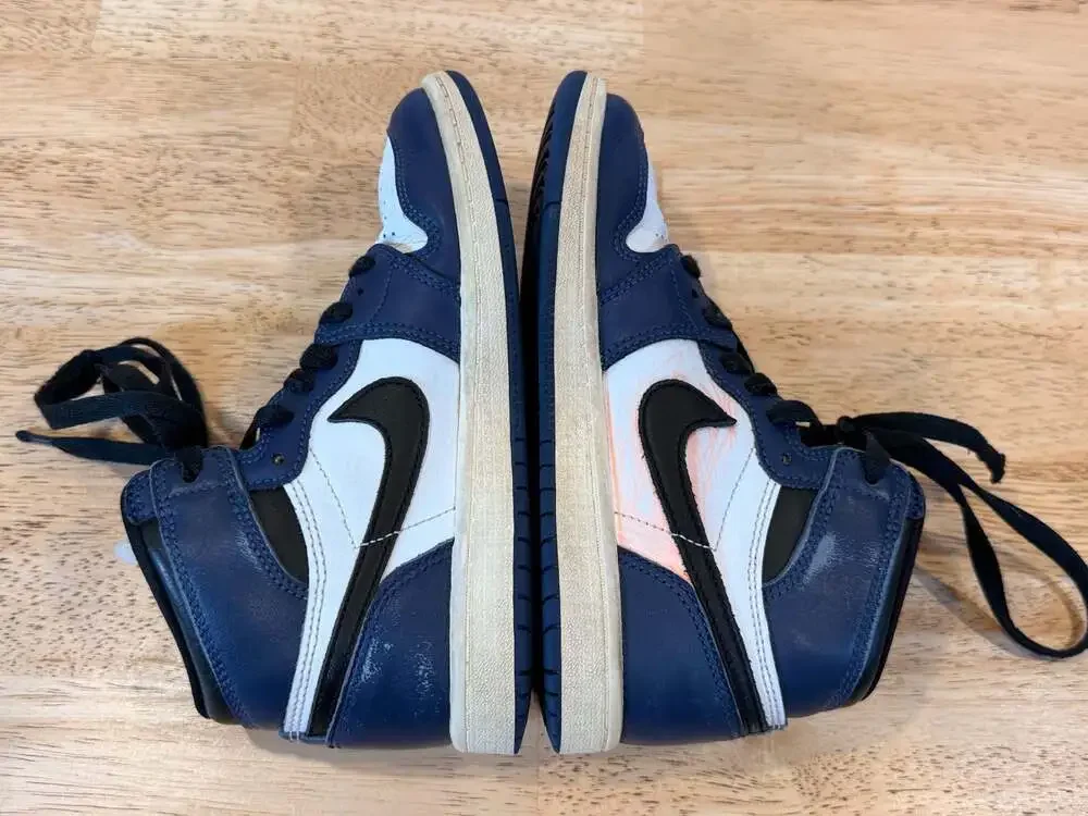 Air Jordan 1 Retro High OG 'Midnight Navy' Sneakers kids Size 2Y
